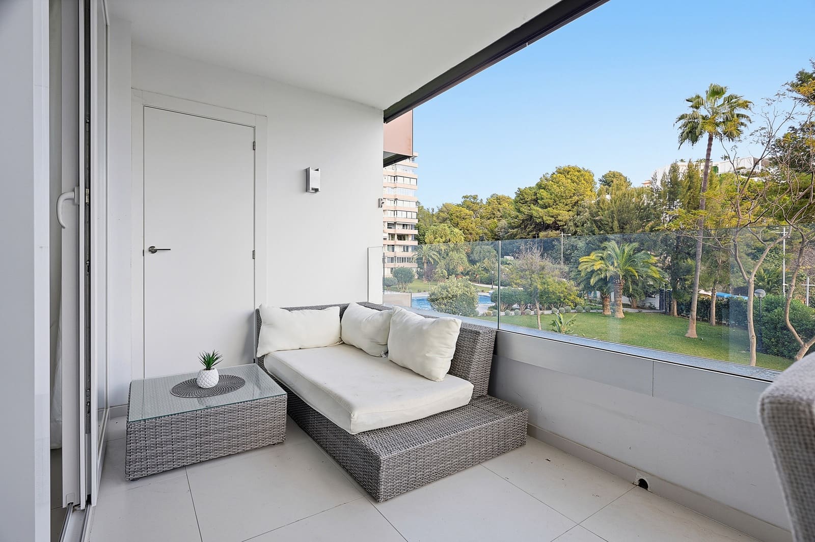 3 bedroom Flat for sale in Portals Nous with pool - € 749,000 (Ref: 9400218)