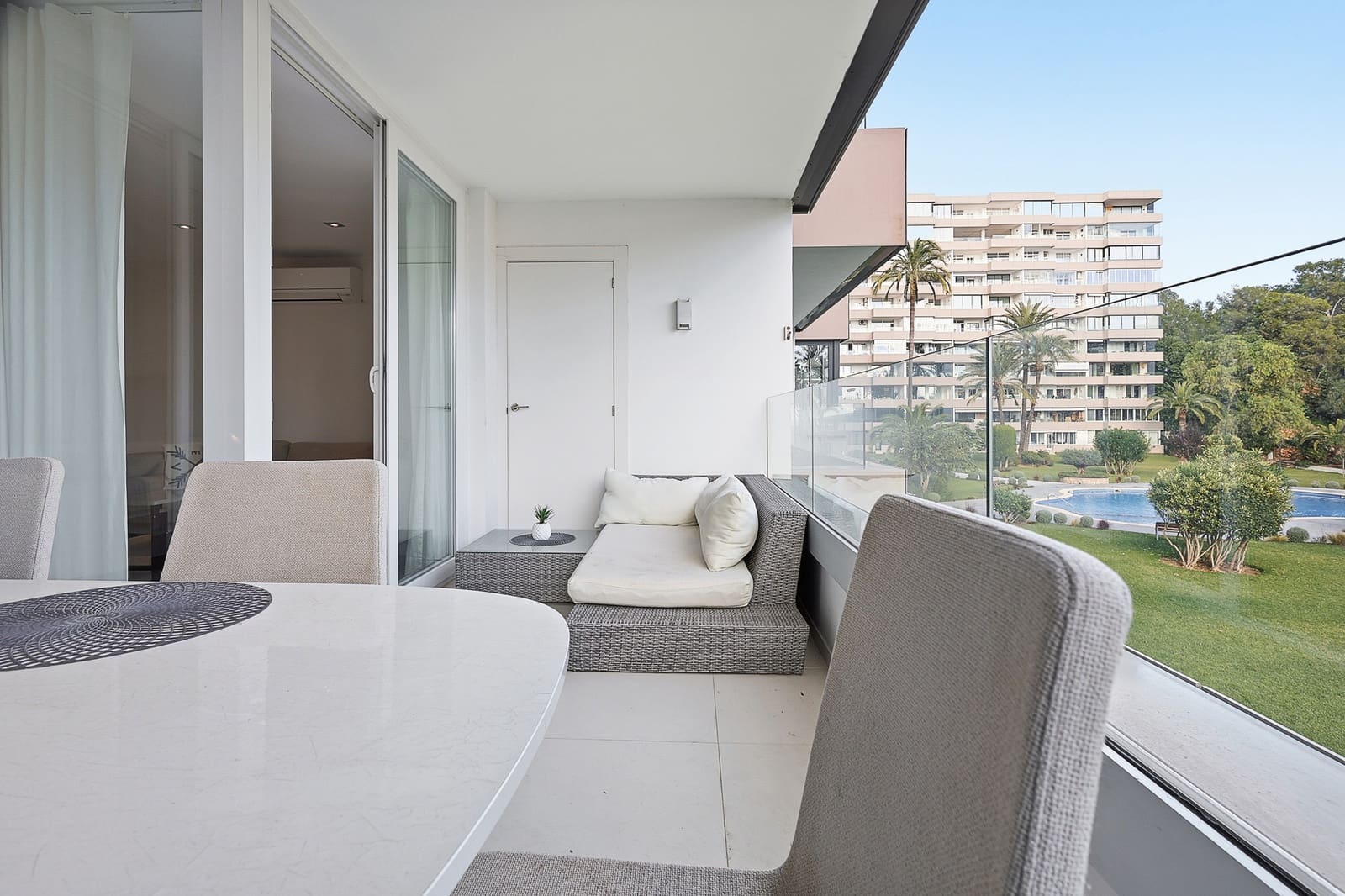 3 bedroom Flat for sale in Portals Nous with pool - € 749,000 (Ref: 9400218)