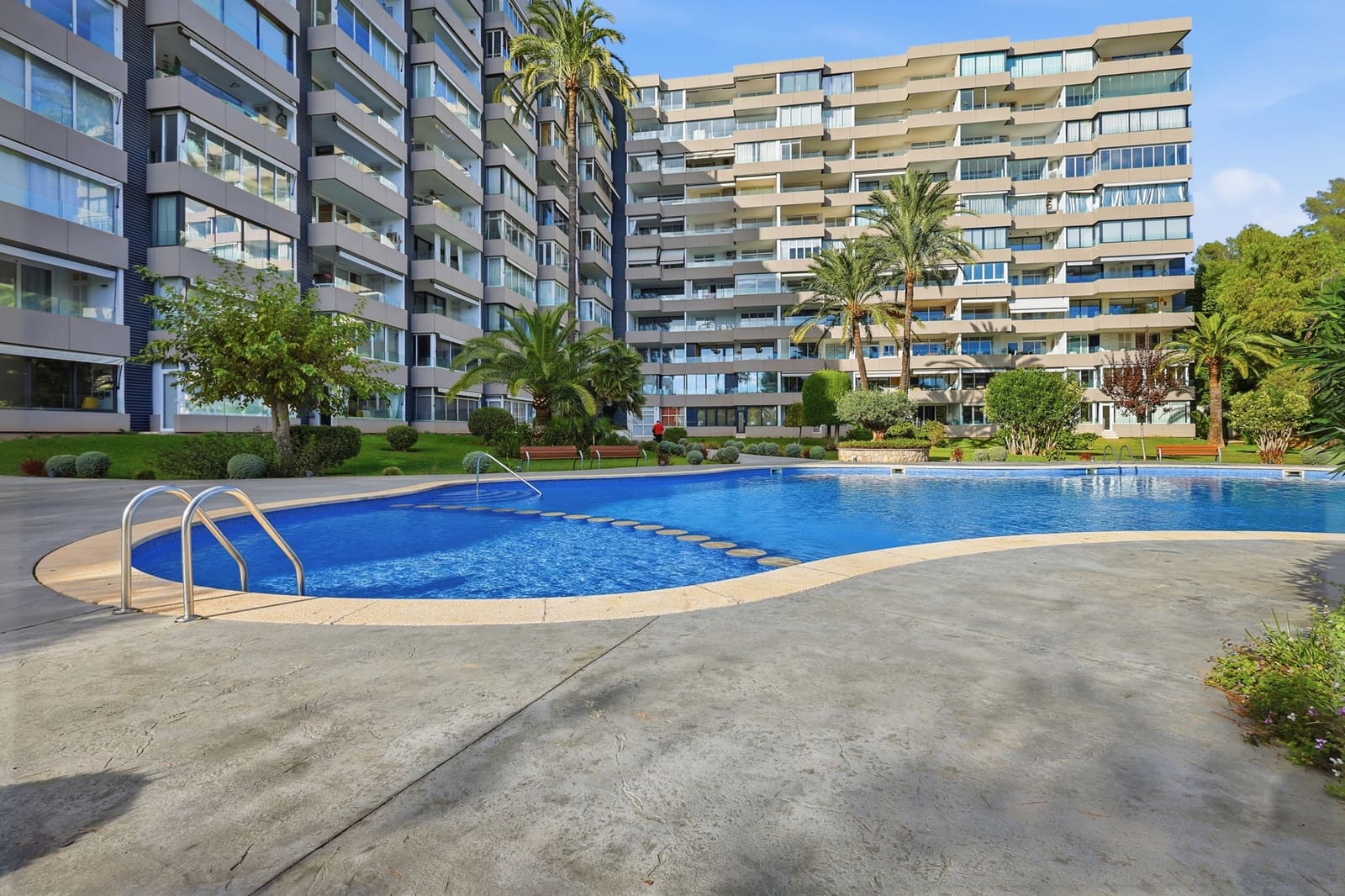 3 bedroom Flat for sale in Portals Nous with pool - € 749,000 (Ref: 9400218)
