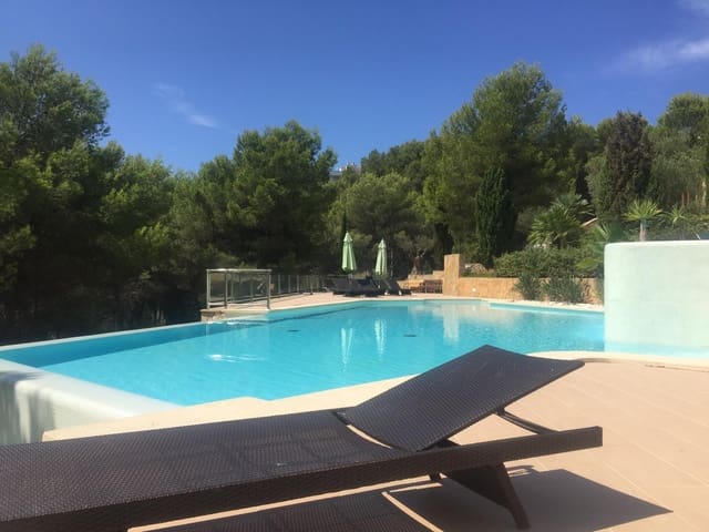 Ático de 3 habitaciones en Sol de Mallorca, Calvià en alquiler con piscina garaje - 3.200 € (Ref: 9450400)