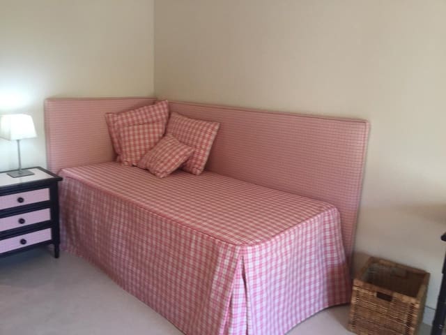 Ático de 3 habitaciones en Sol de Mallorca, Calvià en alquiler con piscina garaje - 3.200 € (Ref: 9450400)