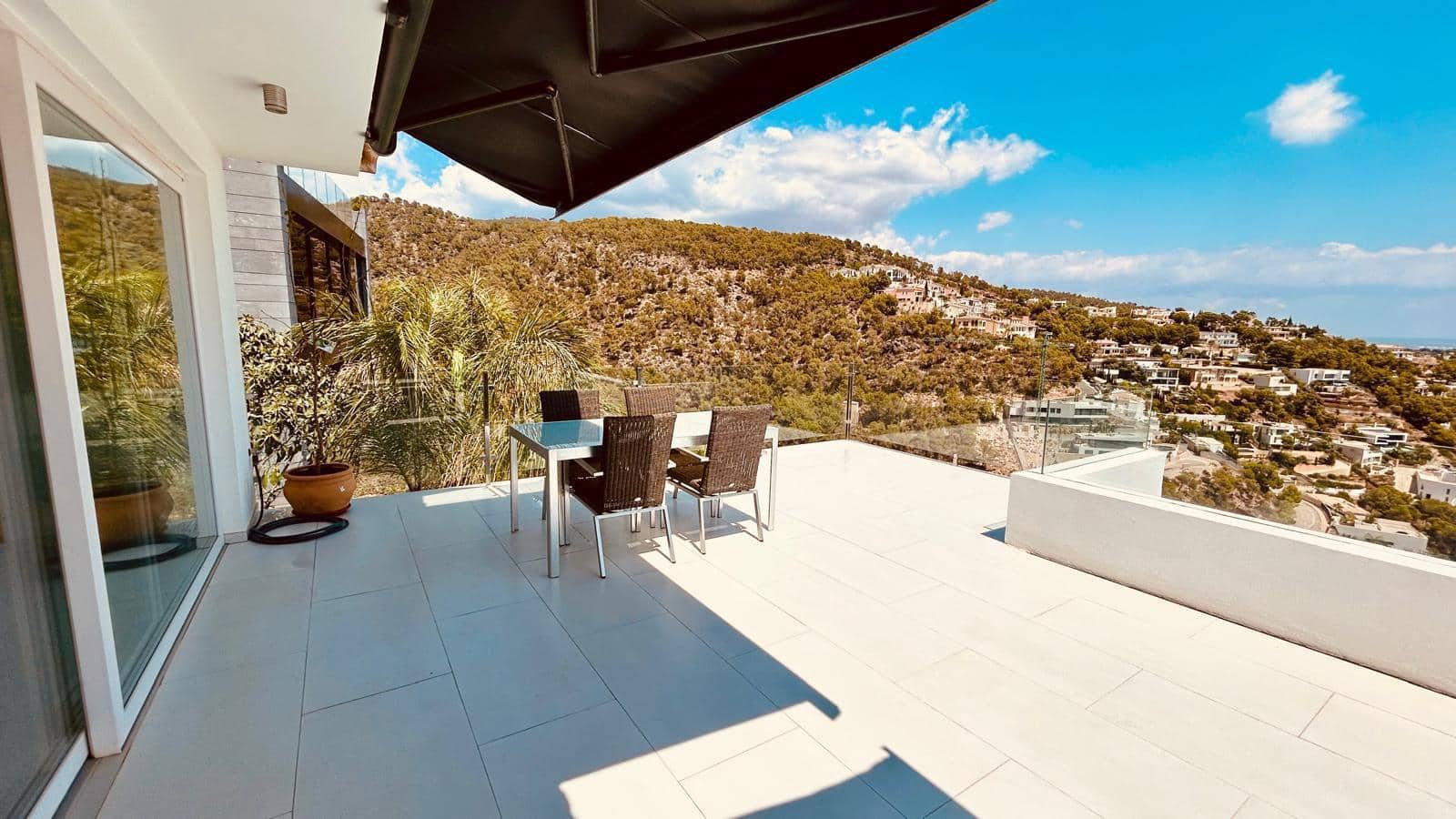 4 bedroom Villa for rent in Costa d'en Blanes with pool garage - € 9,700 (Ref: 9506347)