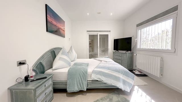 Chalet de 4 habitaciones en Costa de la Calma, Calvià en venta con piscina garaje - 1.980.000 € (Ref: 9630617)