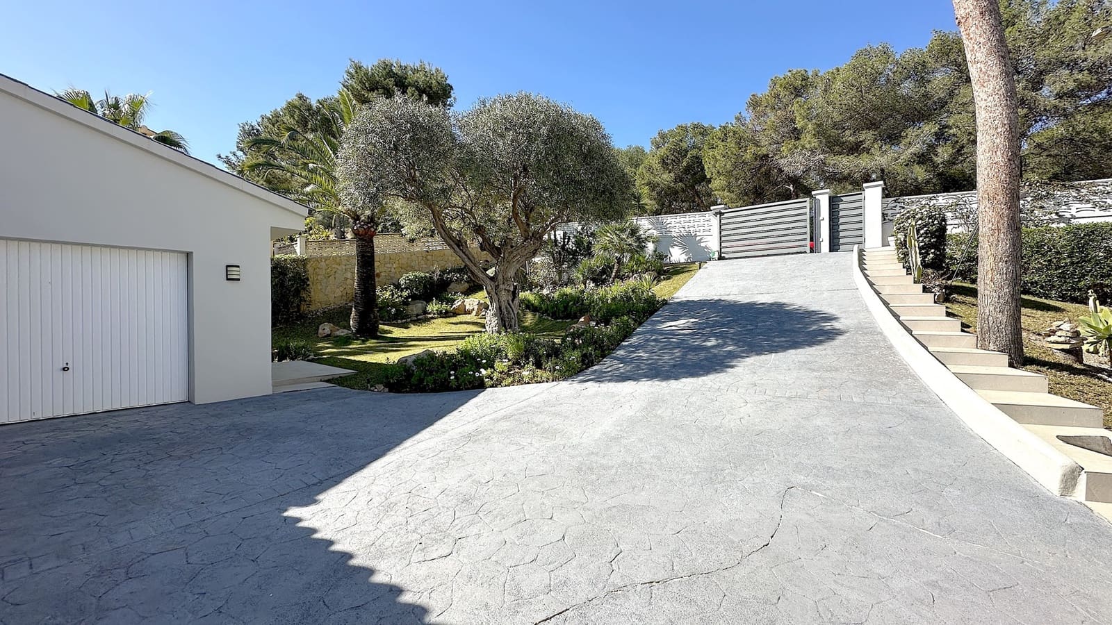 Chalet de 4 habitaciones en Costa de la Calma en venta con piscina garaje - 1.980.000 € (Ref: 9630617)