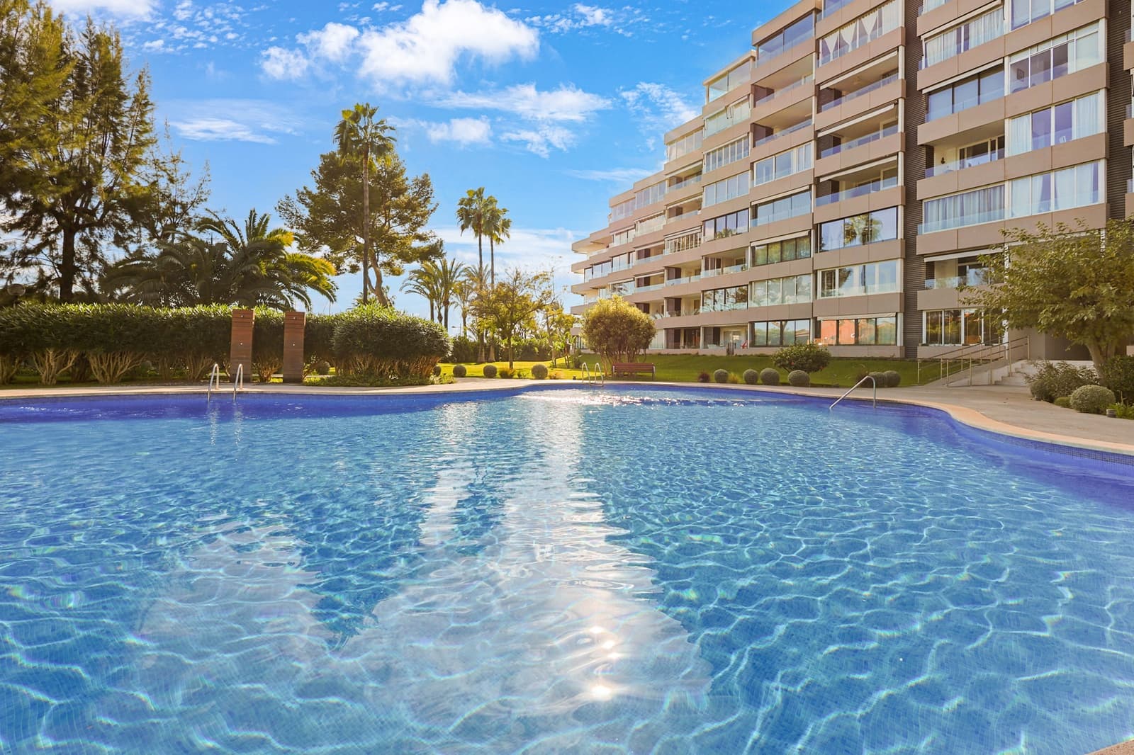 3 bedroom Flat for rent in Portals Nous with pool - € 2,800 (Ref: 9714019)