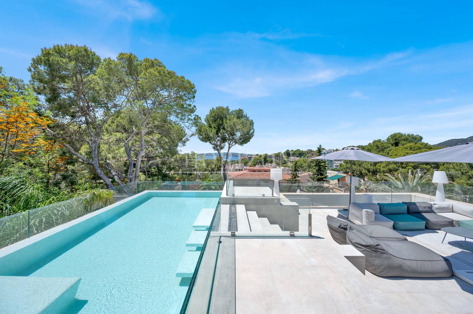 5 soveværelse Villa til salg i Bendinat med swimmingpool garage - € 6.500.000 (Ref: 9858816)