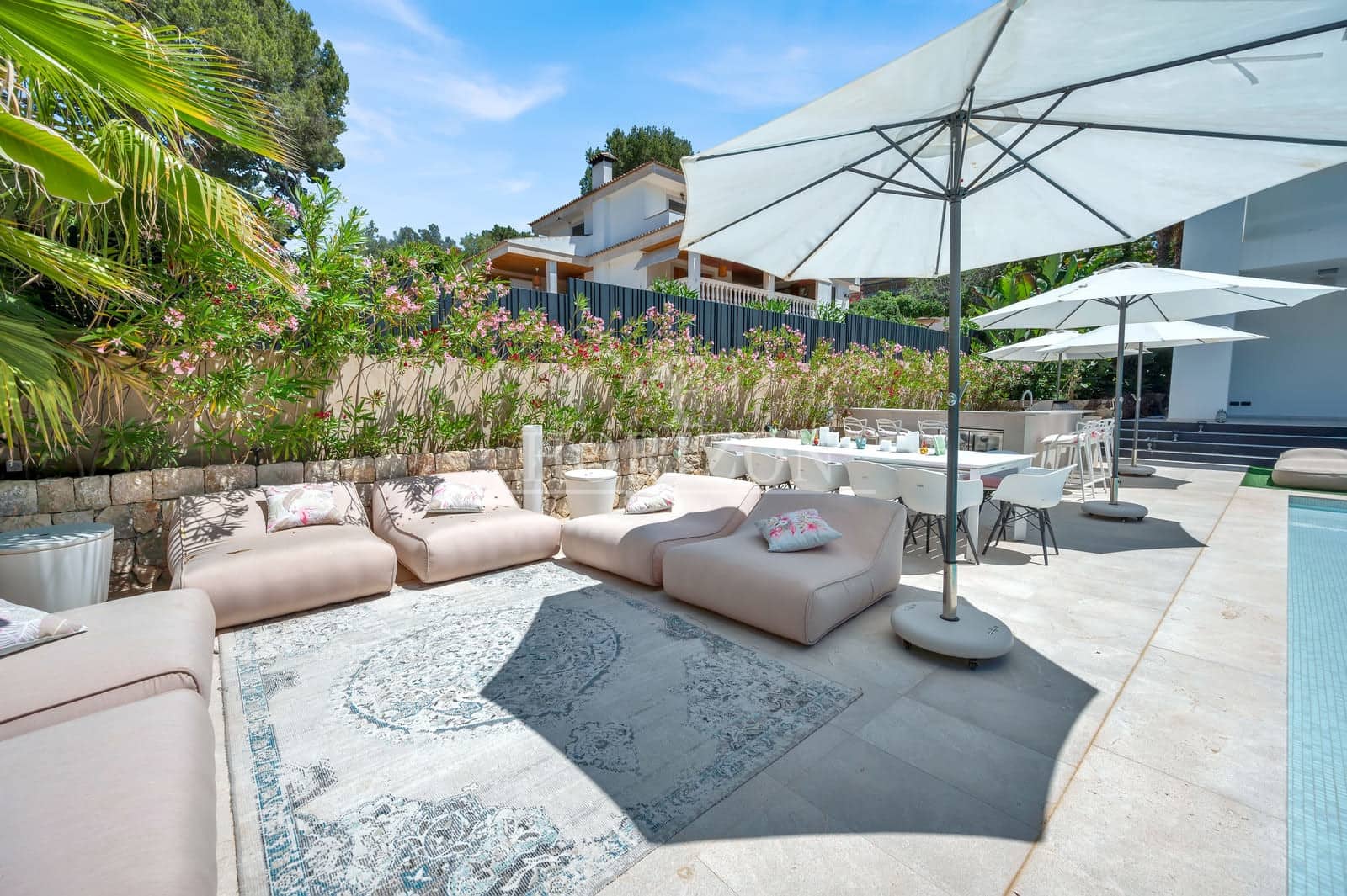 5 soveværelse Villa til salg i Bendinat med swimmingpool garage - € 6.500.000 (Ref: 9858816)