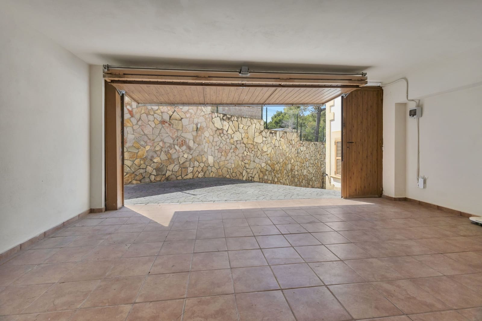 6 bedroom Villa for rent in Costa de la Calma with pool garage - € 37,800 (Ref: 9867899)
