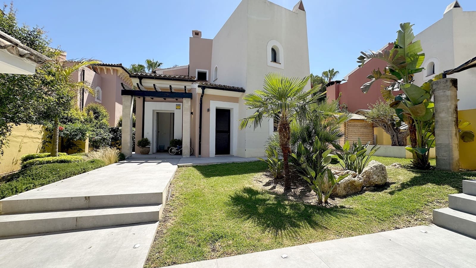 3 sovrum Hus att hyra i El Toro / Port Adriano med pool garage - 4 500 € (Ref: 9915046)