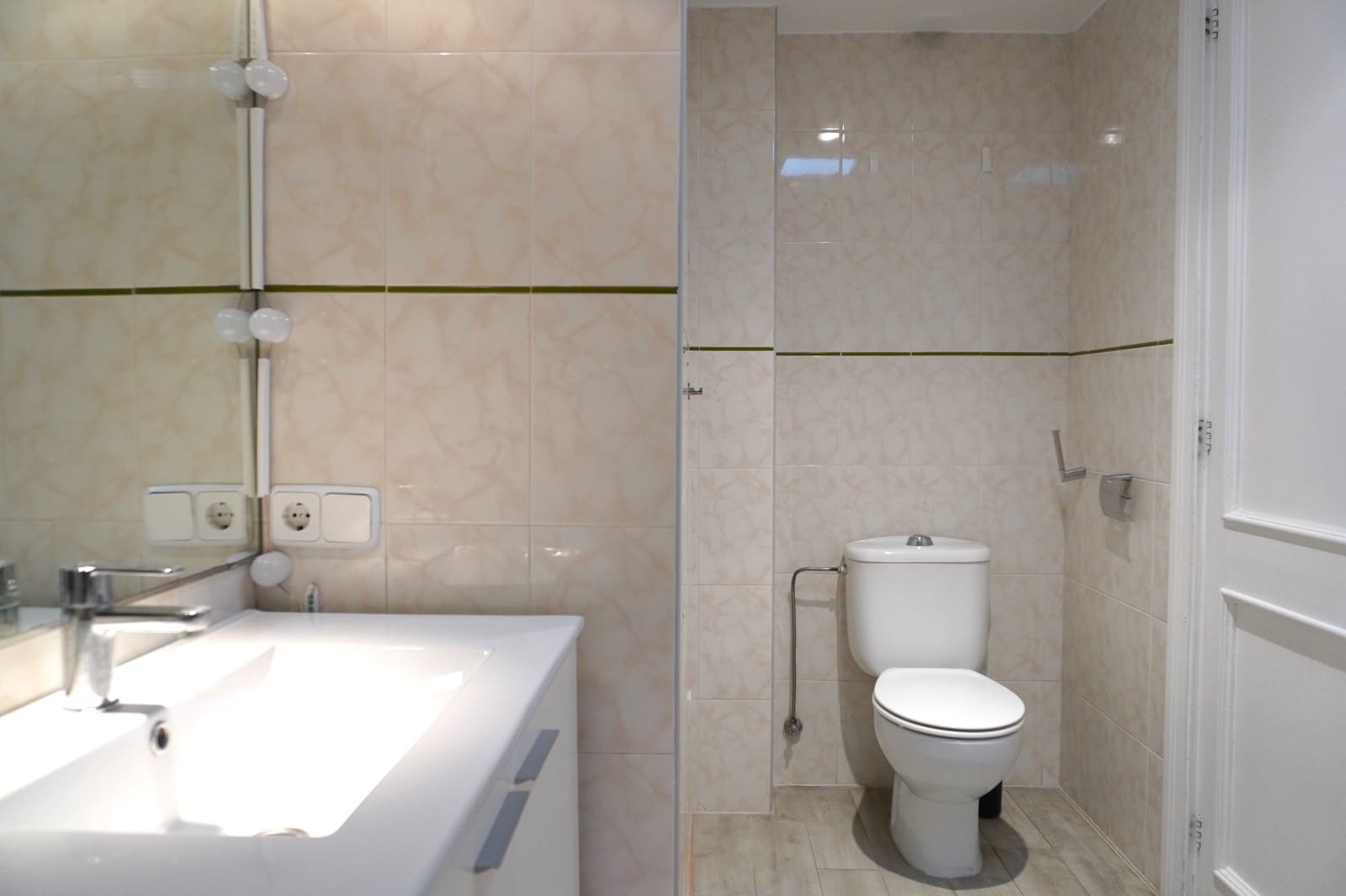 2 soverom Strandleiligheter til salgs i Palma de Mallorca med svømmebasseng garasje - € 595 000 (Ref: 8524788)