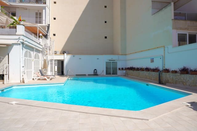 2 soverom Strandleiligheter til salgs i Palma de Mallorca med svømmebasseng garasje - € 595 000 (Ref: 8524788)