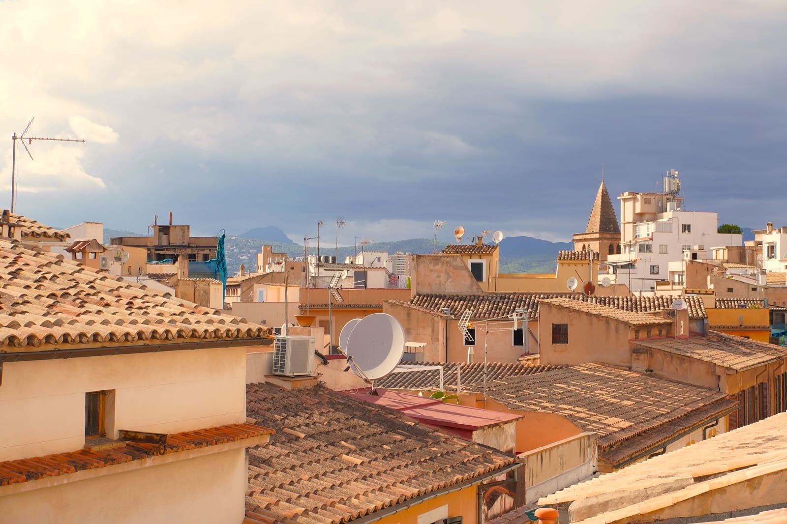 Penthouse for sale in Palma de Mallorca - € 349,000 (Ref: 8829491)