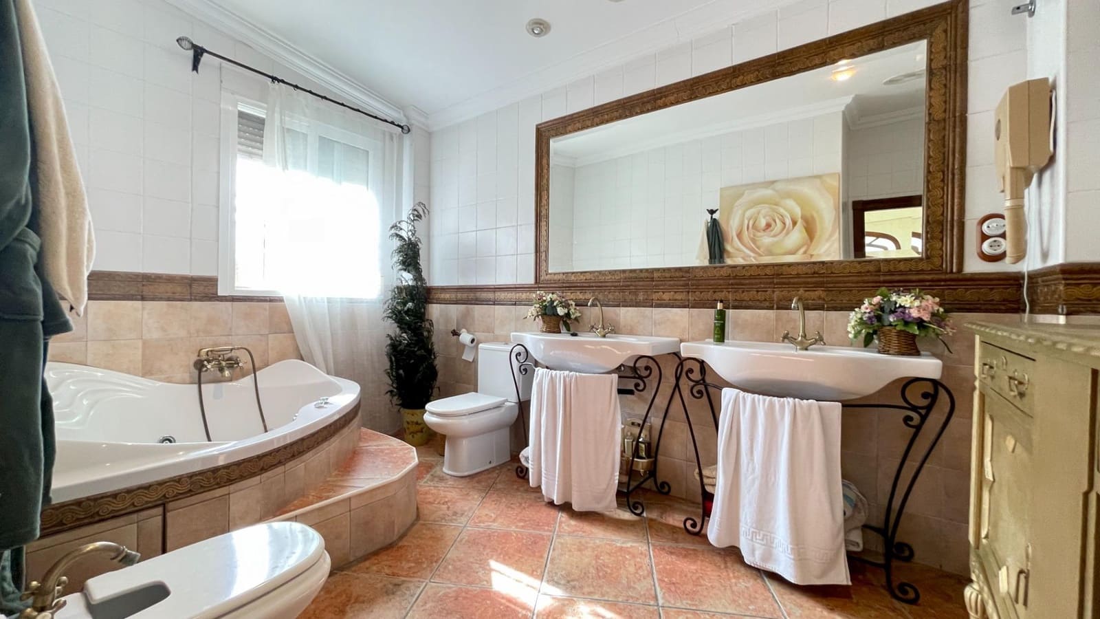 7 sypialnia Willa na sprzedaż w Sax z basenem garażem - 449 000 € (Ref: 10062526)