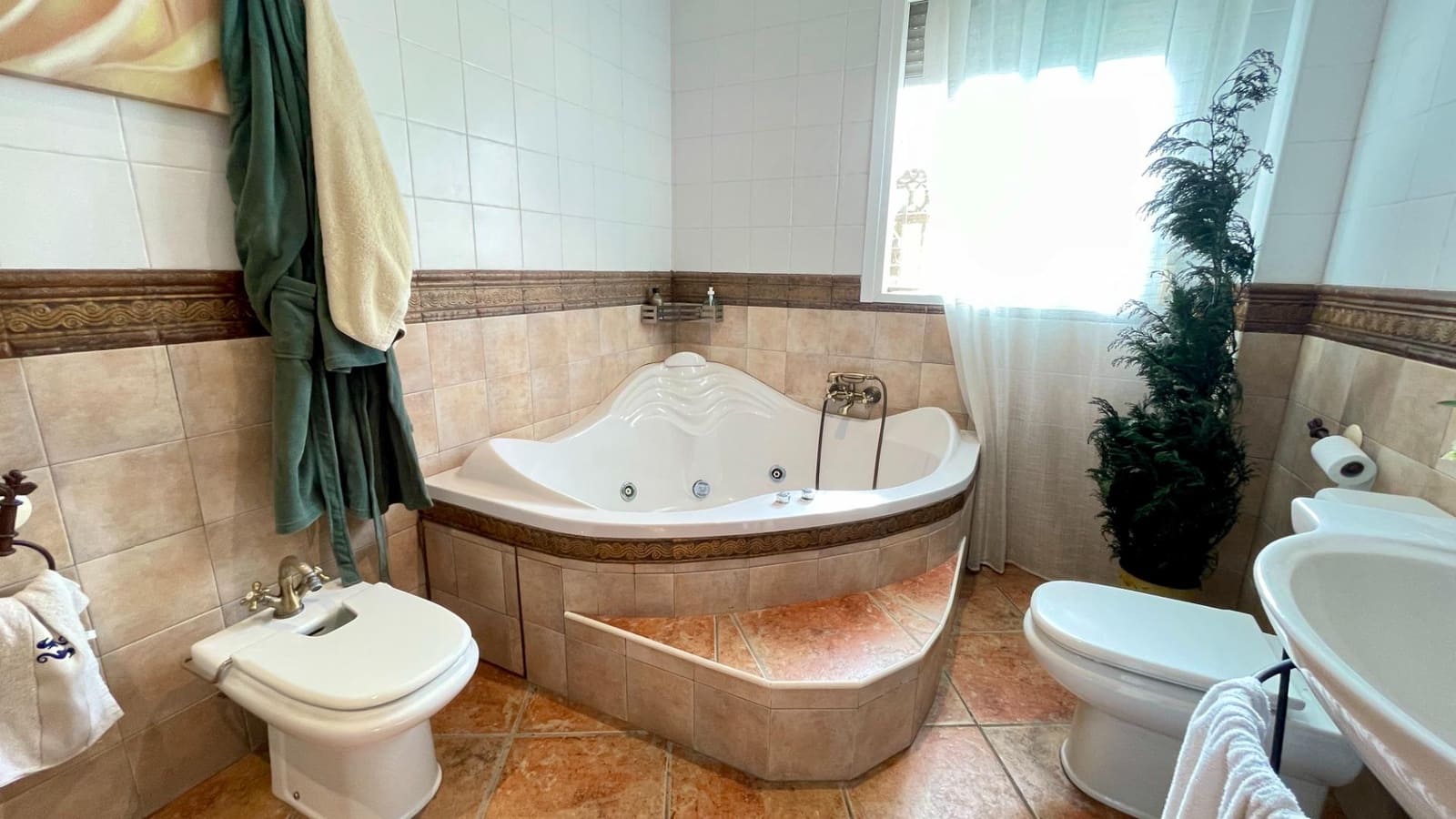 7 sypialnia Willa na sprzedaż w Sax z basenem garażem - 449 000 € (Ref: 10062526)