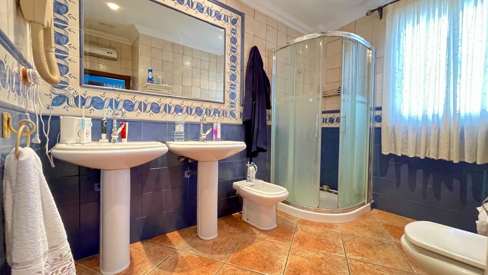 7 sypialnia Willa na sprzedaż w Sax z basenem garażem - 449 000 € (Ref: 10062526)