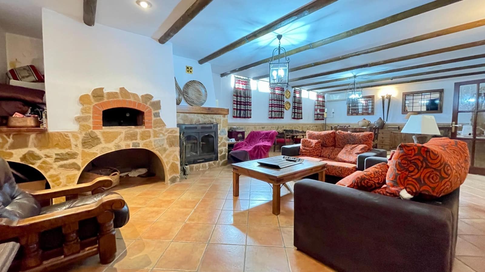 7 sypialnia Willa na sprzedaż w Sax z basenem garażem - 449 000 € (Ref: 10062526)
