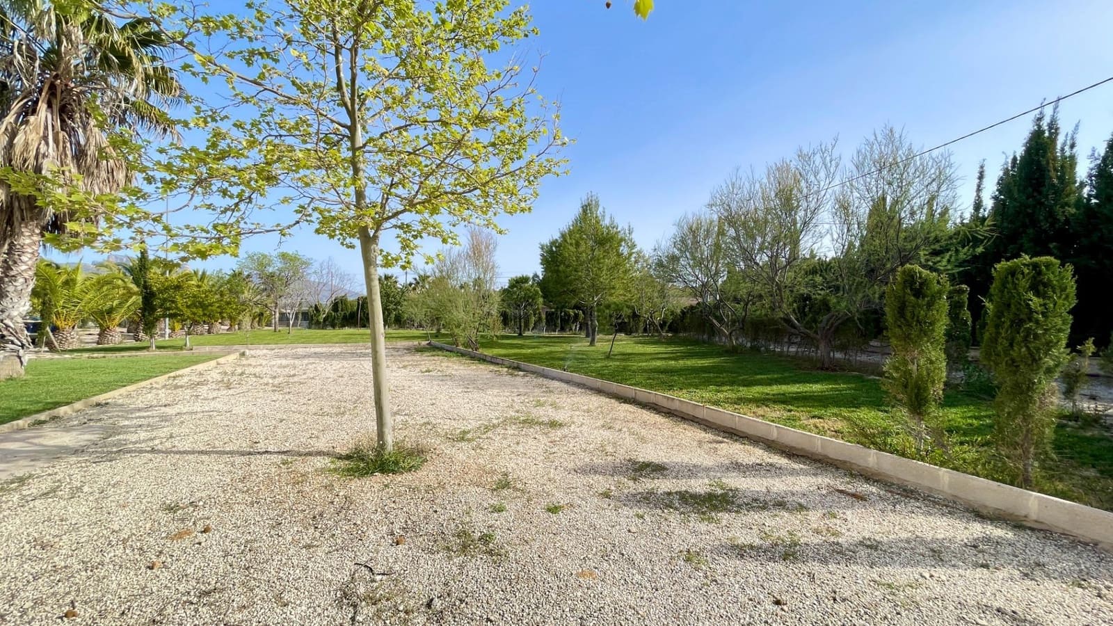 7 sypialnia Willa na sprzedaż w Sax z basenem garażem - 449 000 € (Ref: 10062526)