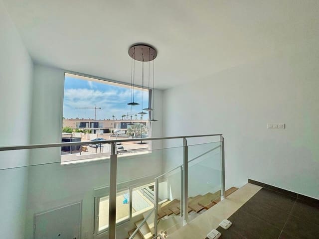 2 slaapkamer Rijtjeshuis te koop in Gran Alacant, Santa Pola met zwembad garage - € 298.000 (Ref: 10062529)