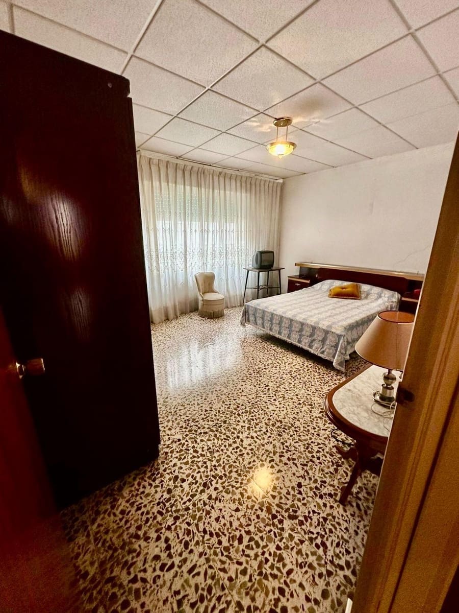 6 chambre Maison de Ville à vendre à Elda - 250 000 € (Ref: 10062531)