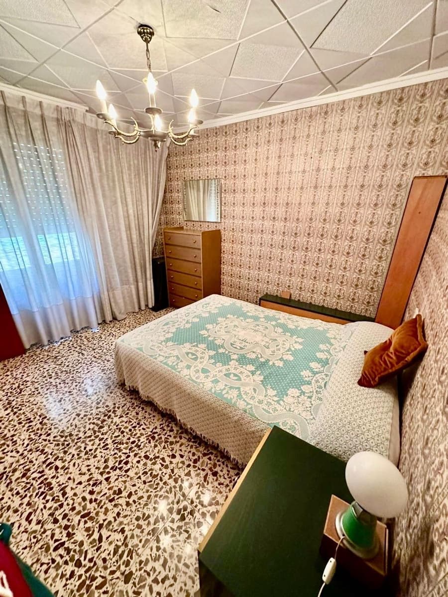 6 chambre Maison de Ville à vendre à Elda - 250 000 € (Ref: 10062531)