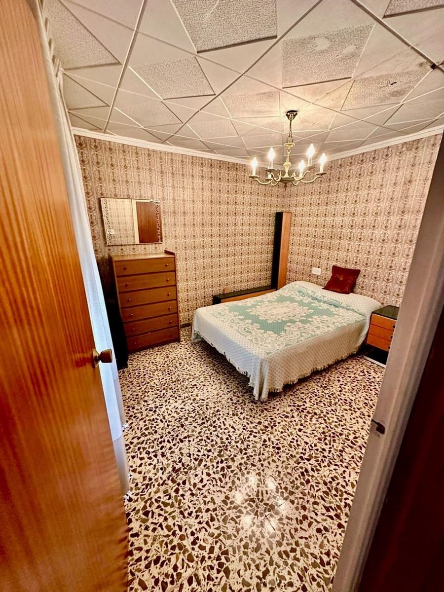6 chambre Maison de Ville à vendre à Elda - 250 000 € (Ref: 10062531)