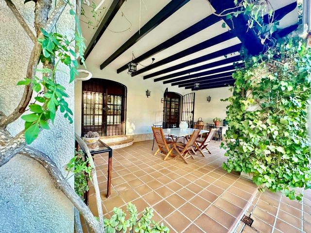 3 soverom Villa til salgs i Muchamiel / Mutxamel med svømmebasseng garasje - € 635 000 (Ref: 10062532)