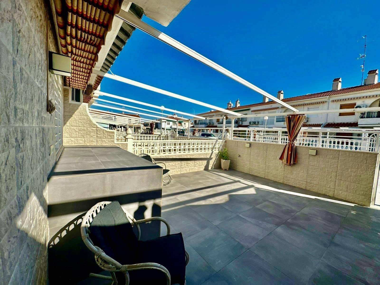 Bungalow de 2 habitaciones en Santa Pola en venta - 289.000 € (Ref: 10062535)
