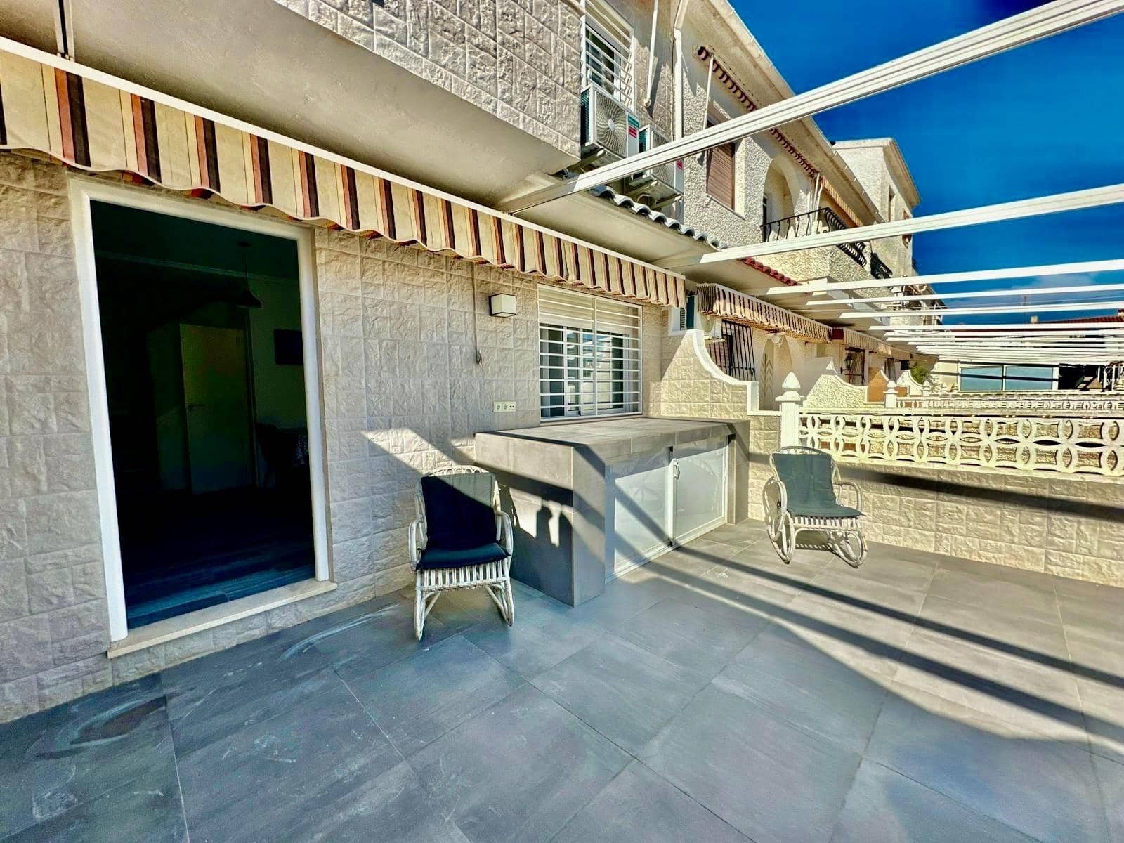 Bungalow de 2 habitaciones en Santa Pola en venta - 289.000 € (Ref: 10062535)
