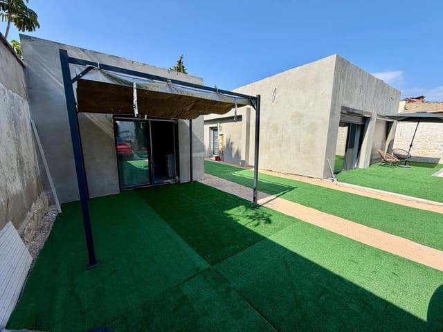 3 Zimmer Villa zu verkaufen in Vistahermosa, Alicante / Alacant Stadt mit Pool Garage - 760.000 € (Ref: 10062539)