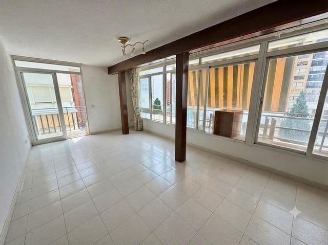 3 Zimmer Wohnung zu verkaufen in Levante, Benidorm mit Garage - 180.000 € (Ref: 10062543)