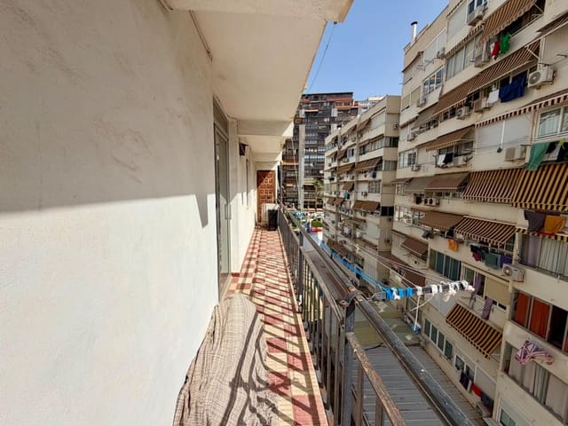 3 Zimmer Wohnung zu verkaufen in Levante, Benidorm mit Garage - 180.000 € (Ref: 10062543)