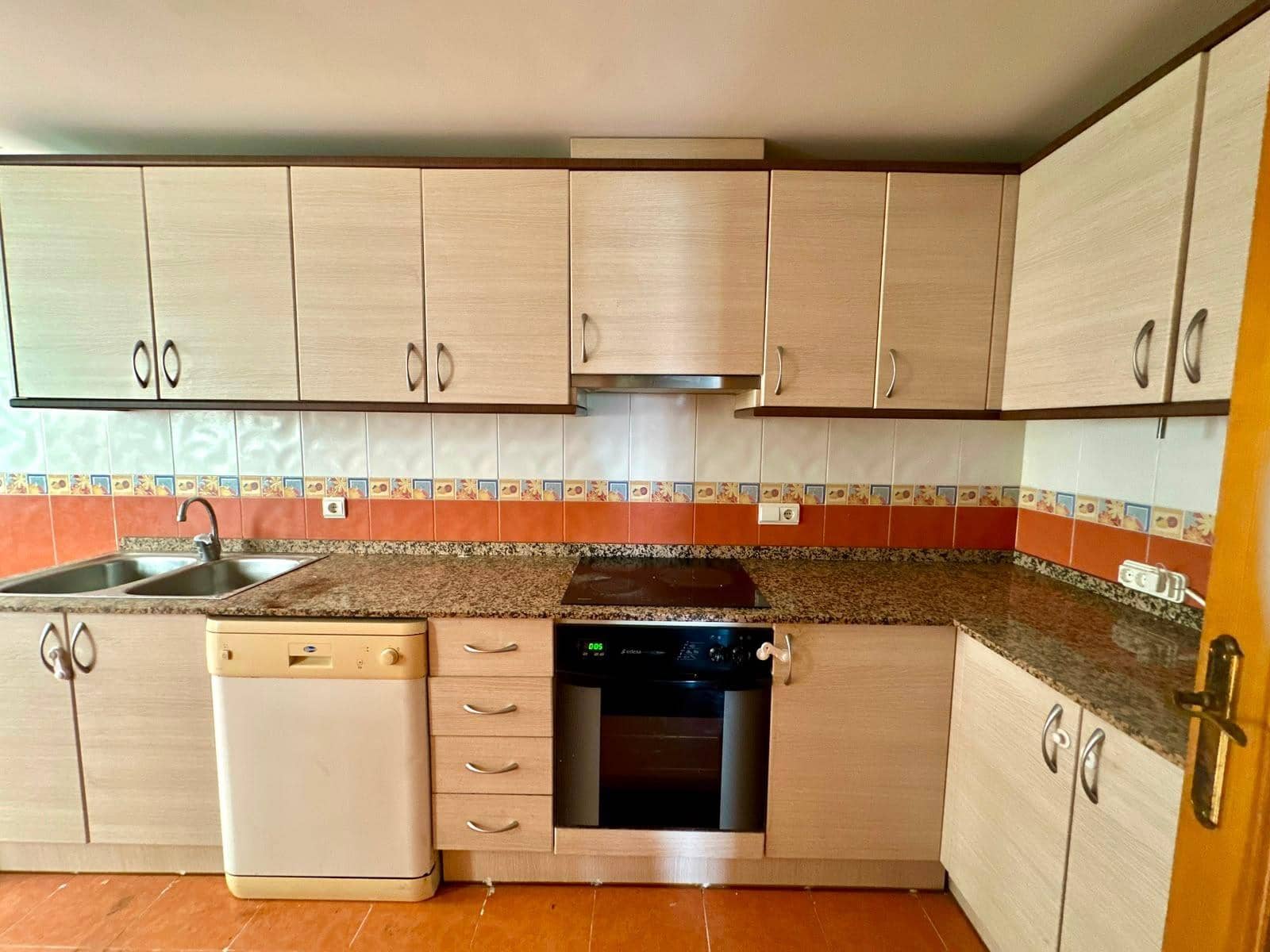 3 sovrum Lägenhet till salu i Alicante stad med pool garage - 260 000 € (Ref: 10062546)