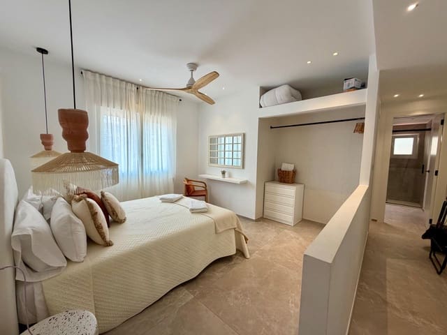 4 quarto Hotel para venda em Cala de Finestrat, Finestrat - 1 280 000 € (Ref: 10062547)