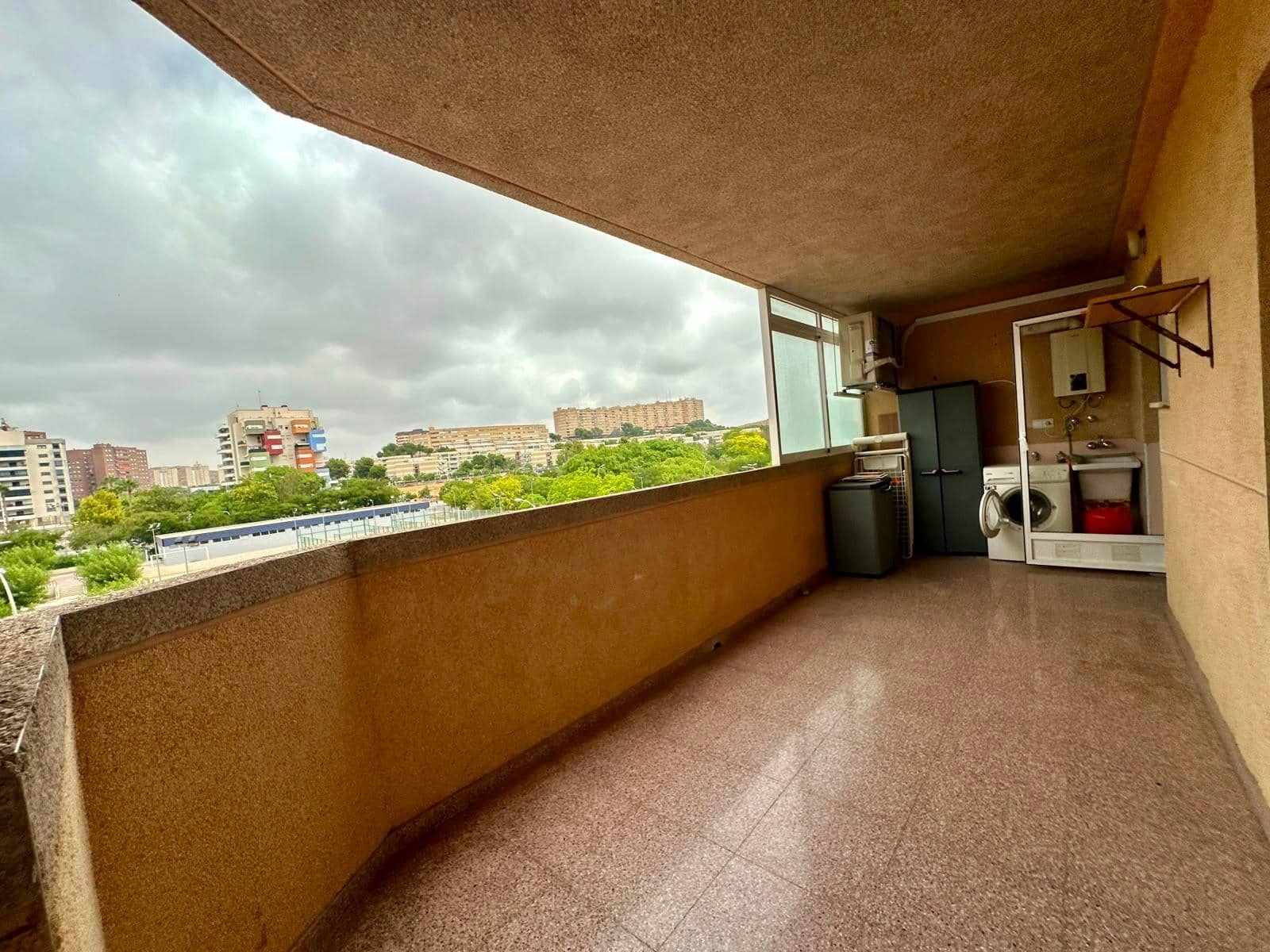 3 soveværelse Lejlighed til salg i Alicante by med swimmingpool garage - € 260.000 (Ref: 10064695)