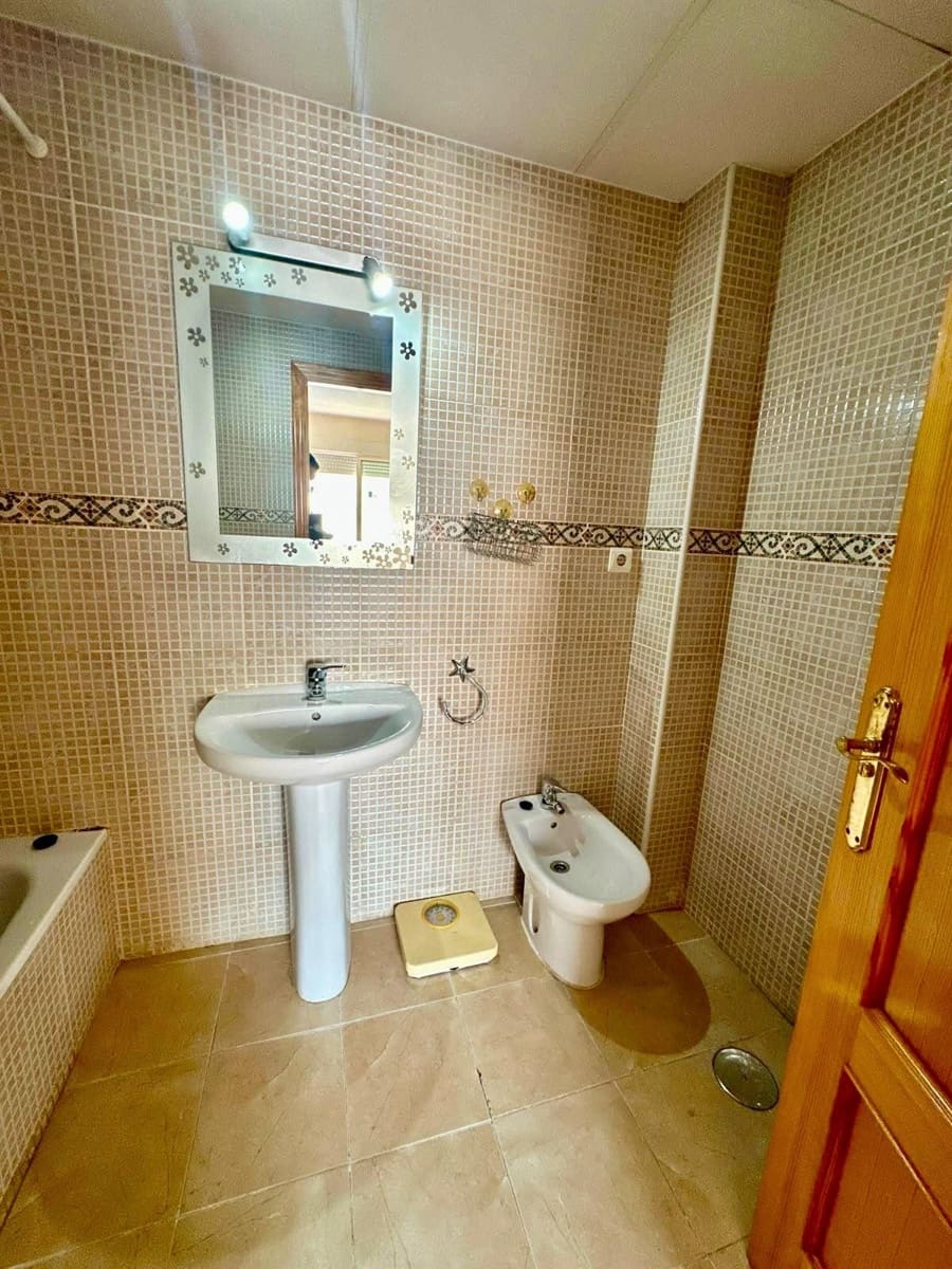 3 bedroom Flat for sale in Alicante / Alacant city with pool garage - € 260,000 (Ref: 10064695)