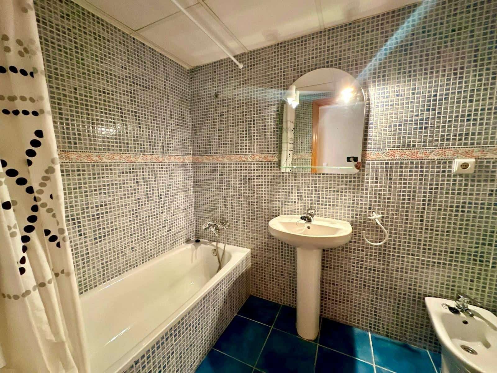 3 bedroom Flat for sale in Alicante / Alacant city with pool garage - € 260,000 (Ref: 10064695)