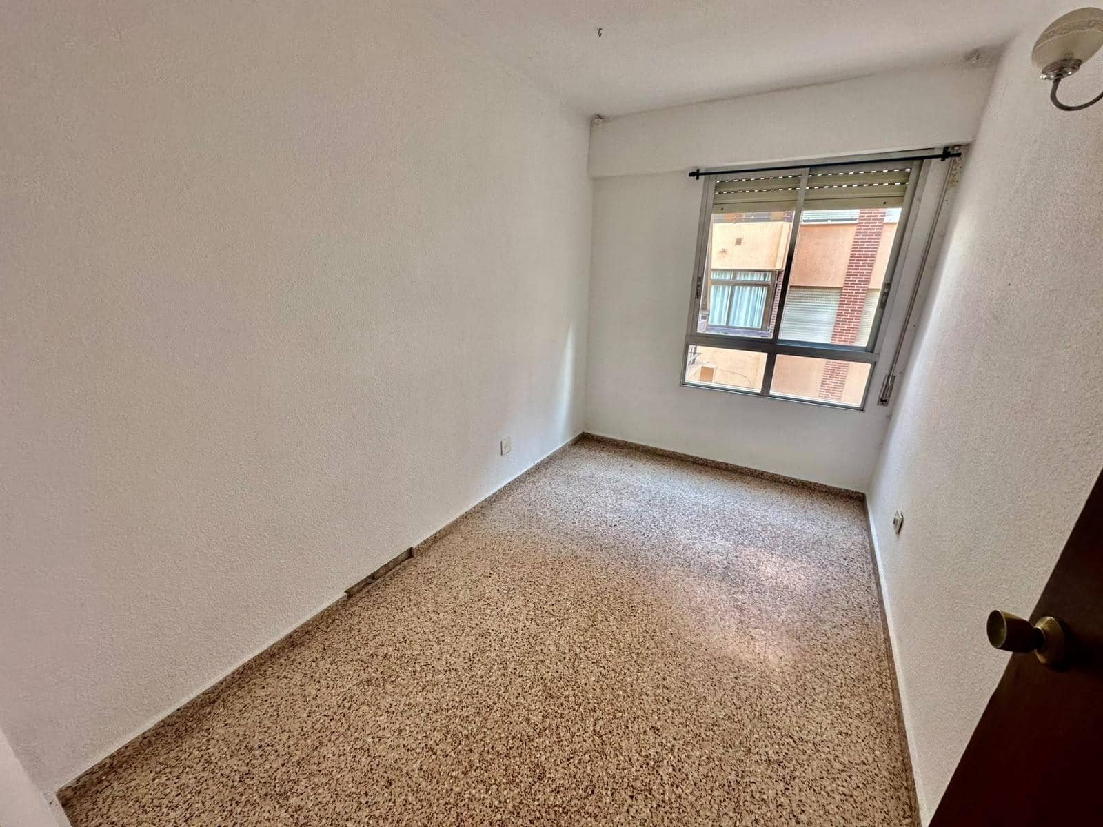 4 soveværelse Lejlighed til salg i Alicante by med garage - € 242.000 (Ref: 10086168)