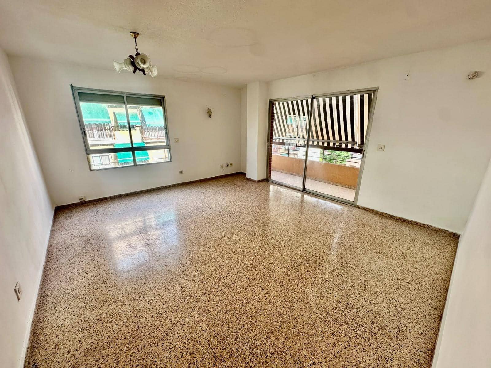 4 soveværelse Lejlighed til salg i Alicante by med garage - € 242.000 (Ref: 10086168)