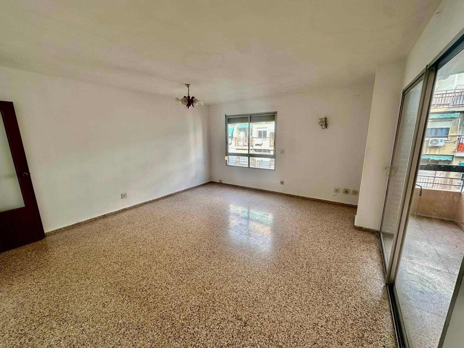 4 soveværelse Lejlighed til salg i Alicante by med garage - € 242.000 (Ref: 10086168)