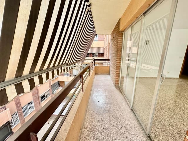4 soveværelse Lejlighed til salg i Benalúa, Alicante by med garage - € 242.000 (Ref: 10086168)