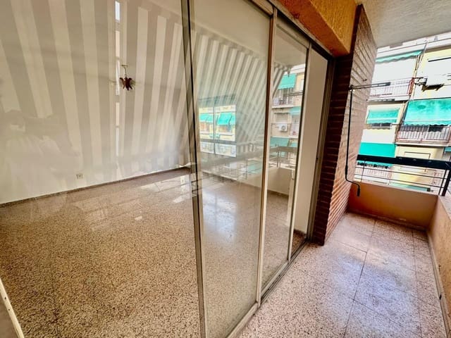 4 soveværelse Lejlighed til salg i Benalúa, Alicante by med garage - € 242.000 (Ref: 10086168)