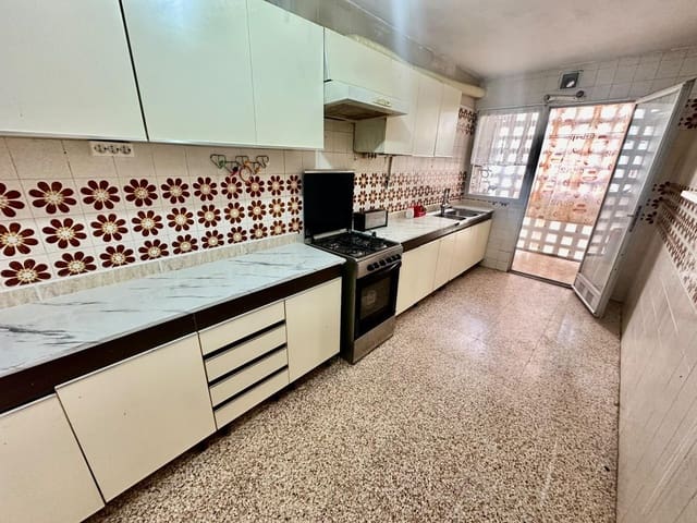 4 soveværelse Lejlighed til salg i Benalúa, Alicante by med garage - € 242.000 (Ref: 10086168)
