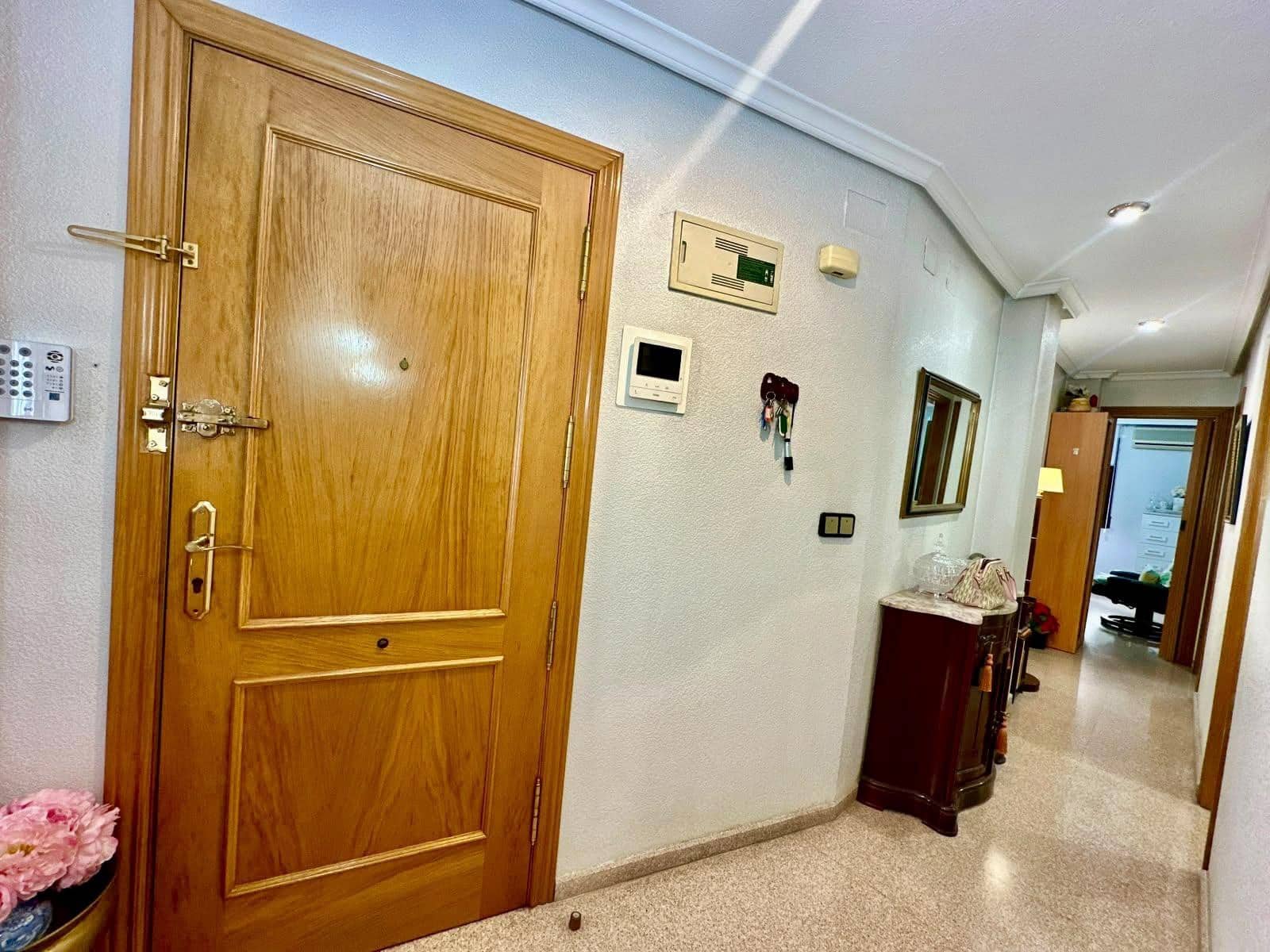 3 slaapkamer Flat te koop in Alicante stad met garage - € 299.000 (Ref: 10100461)
