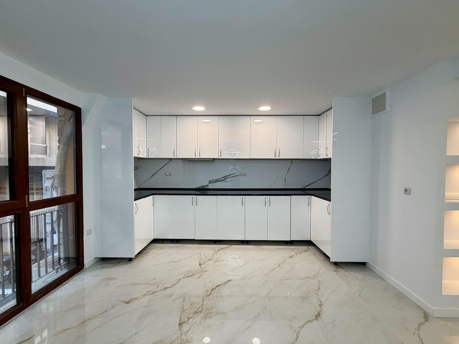 3 bedroom Flat for sale in Alicante / Alacant city - € 314,900 (Ref: 10100462)