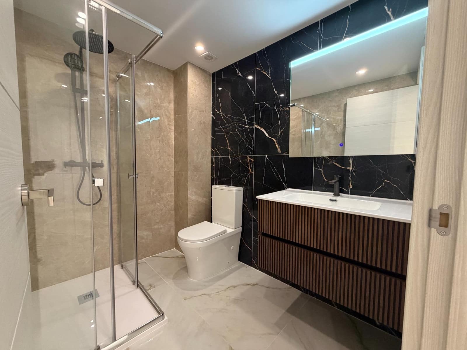 3 bedroom Flat for sale in Alicante / Alacant city - € 314,900 (Ref: 10100462)