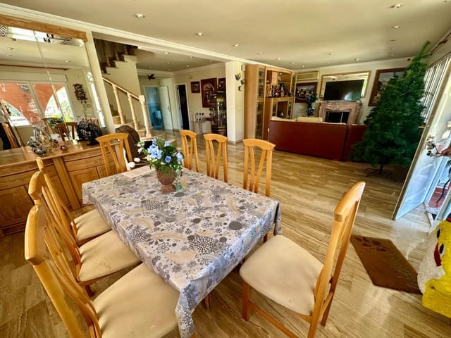 5 chambre Villa/Maison à vendre à San Vicente / Sant Vicent del Raspeig avec piscine garage - 650 000 € (Ref: 10102629)
