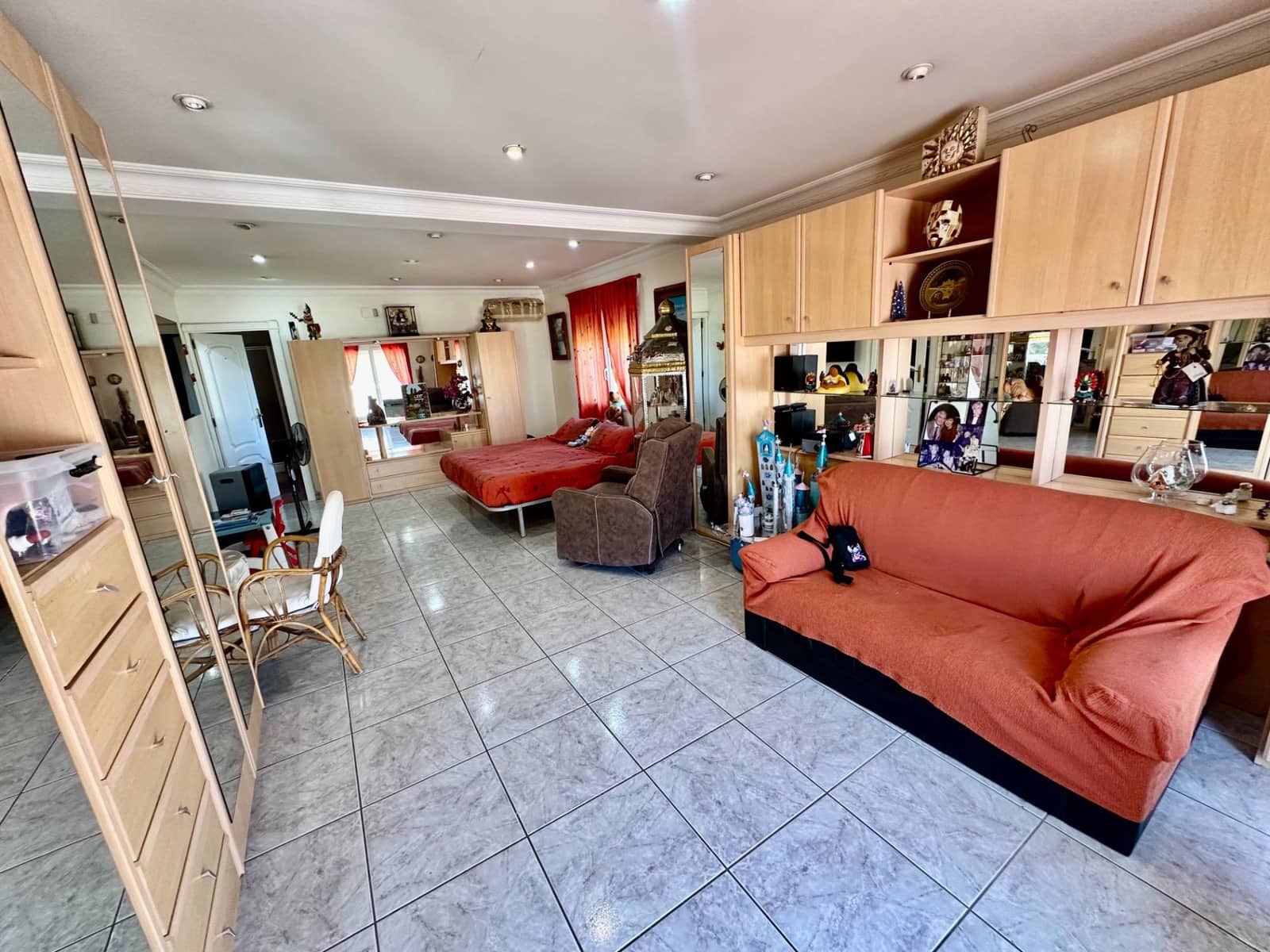 5 chambre Villa/Maison à vendre à San Vicente / Sant Vicent del Raspeig avec piscine garage - 650 000 € (Ref: 10102629)