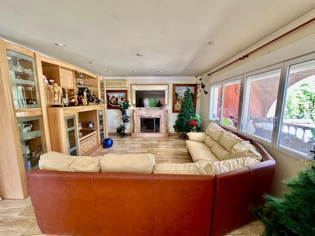5 chambre Villa/Maison à vendre à San Vicente / Sant Vicent del Raspeig avec piscine garage - 650 000 € (Ref: 10102629)