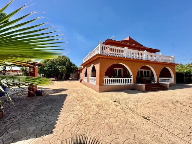 5 chambre Villa/Maison à vendre à San Vicente / Sant Vicent del Raspeig avec piscine garage - 650 000 € (Ref: 10102629)