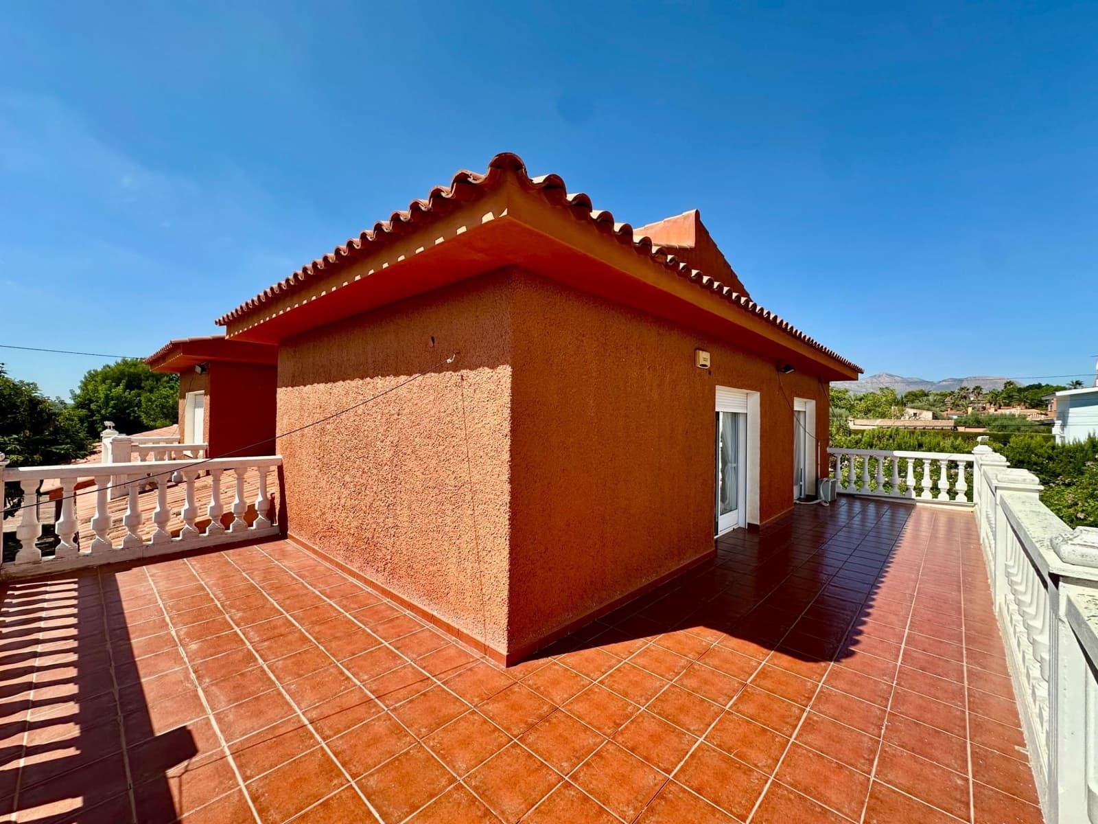 5 bedroom Villa for sale in San Vicente / Sant Vicent del Raspeig with pool garage - € 650,000 (Ref: 10102629)